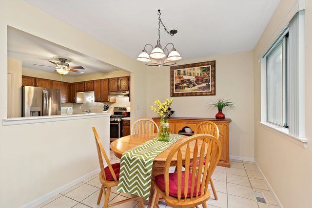 201 Maplebrook Court Z1, Schaumburg, IL 60194