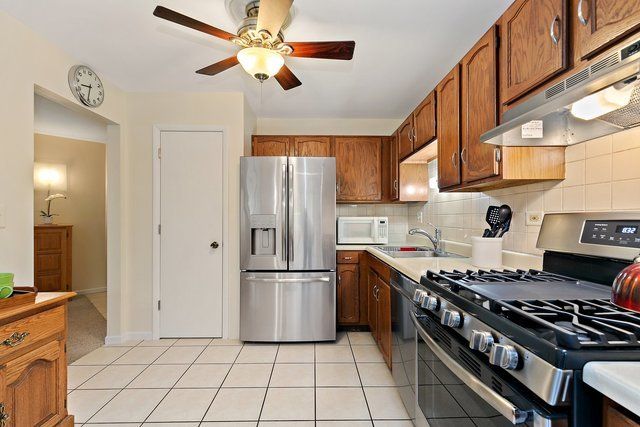 201 Maplebrook Court Z1, Schaumburg, IL 60194