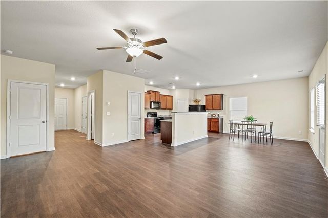 249 Seasons Valley, Pendergrass, GA 30567