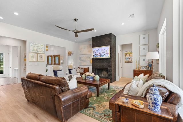 509 Durbin Court, Runaway Bay, TX 76426