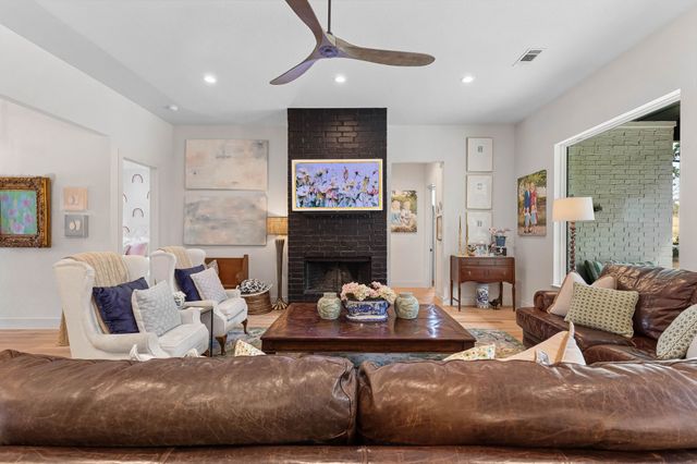 509 Durbin Court, Runaway Bay, TX 76426