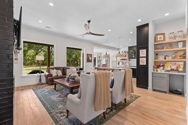 509 Durbin Court, Runaway Bay, TX 76426