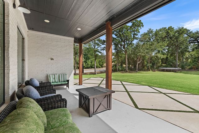509 Durbin Court, Runaway Bay, TX 76426