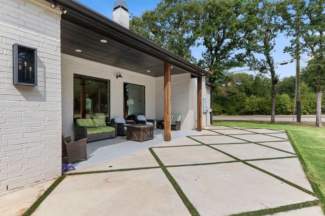 509 Durbin Court, Runaway Bay, TX 76426