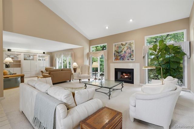4963 Countryside Drive, West Bloomfield, MI 48323
