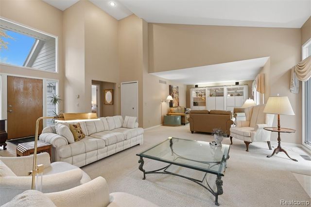 4963 Countryside Drive, West Bloomfield, MI 48323
