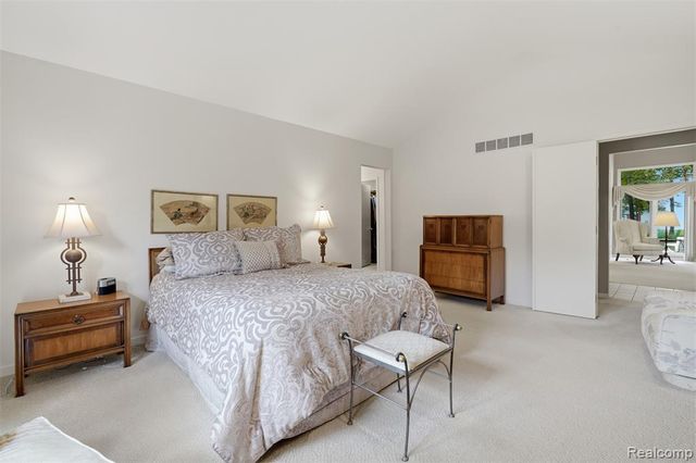 4963 Countryside Drive, West Bloomfield, MI 48323