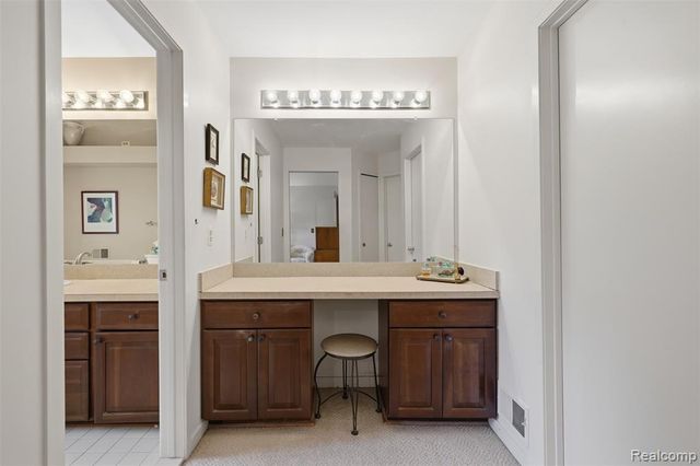 4963 Countryside Drive, West Bloomfield, MI 48323