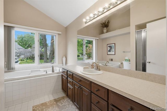 4963 Countryside Drive, West Bloomfield, MI 48323