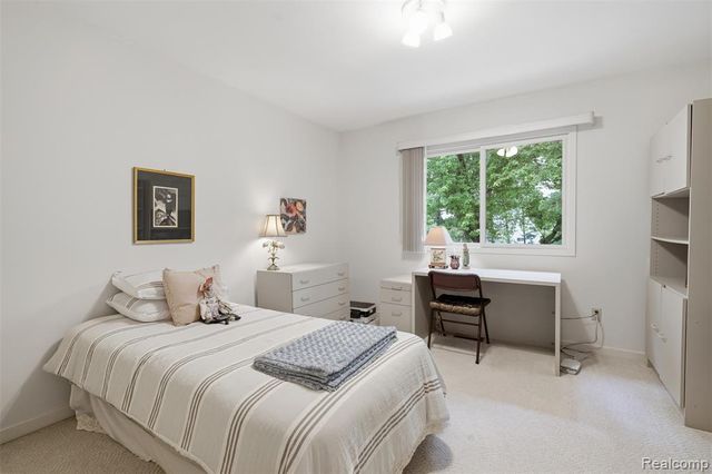 4963 Countryside Drive, West Bloomfield, MI 48323