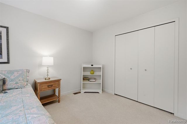 4963 Countryside Drive, West Bloomfield, MI 48323