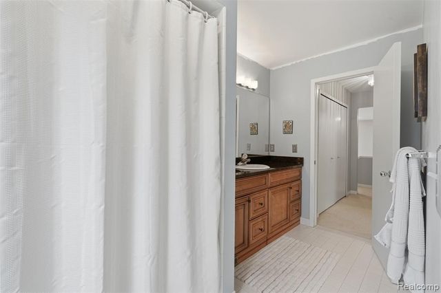 4963 Countryside Drive, West Bloomfield, MI 48323