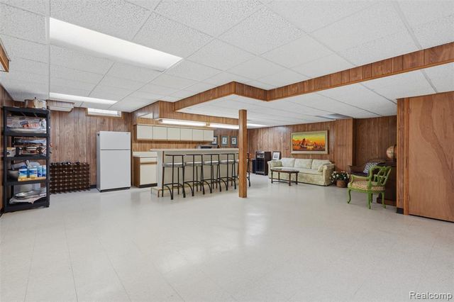 4963 Countryside Drive, West Bloomfield, MI 48323