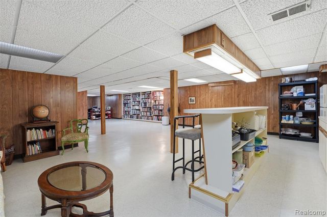 4963 Countryside Drive, West Bloomfield, MI 48323