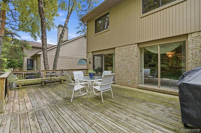 4963 Countryside Drive, West Bloomfield, MI 48323