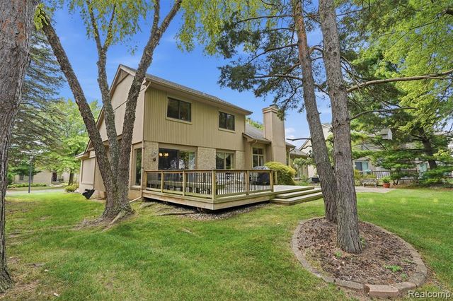 4963 Countryside Drive, West Bloomfield, MI 48323