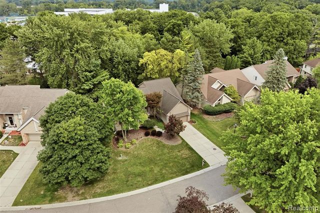 4963 Countryside Drive, West Bloomfield, MI 48323