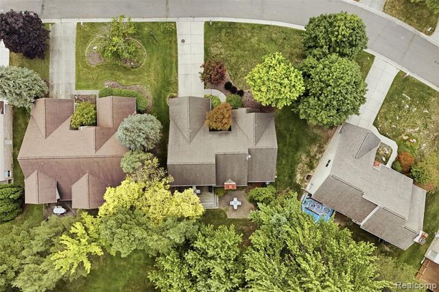4963 Countryside Drive, West Bloomfield, MI 48323