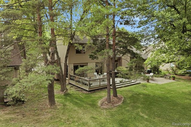 4963 Countryside Drive, West Bloomfield, MI 48323