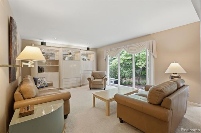 4963 Countryside Drive, West Bloomfield, MI 48323
