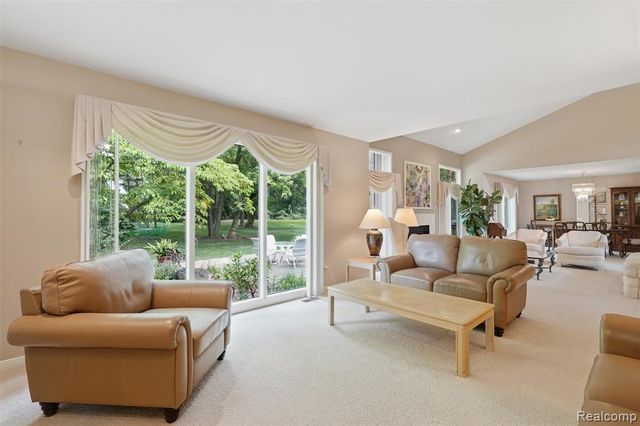 4963 Countryside Drive, West Bloomfield, MI 48323