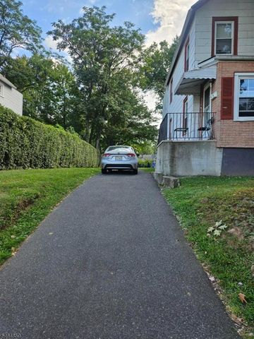 215 W 3Rd Ave, Roselle Boro, NJ 07203