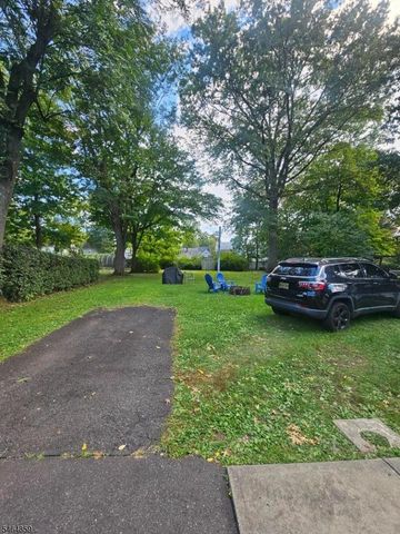 215 W 3Rd Ave, Roselle Boro, NJ 07203