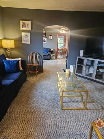 215 W 3Rd Ave, Roselle Boro, NJ 07203