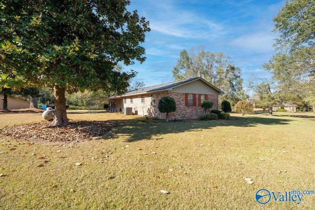 2844 Rainbow Avenue N, Rainsville, AL 35986