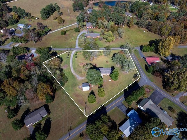 2844 Rainbow Avenue N, Rainsville, AL 35986