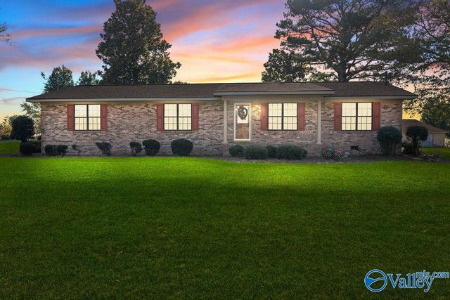 2844 Rainbow Avenue N, Rainsville, AL 35986