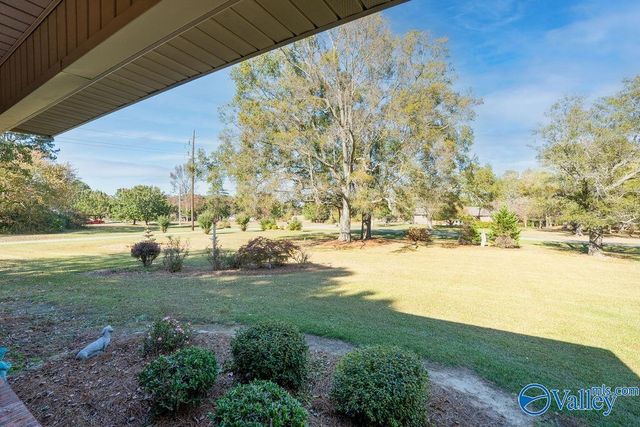 2844 Rainbow Avenue N, Rainsville, AL 35986