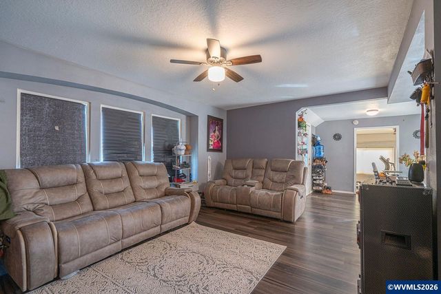 3350 Oak Knoll Rd NW, Salem, OR 97304