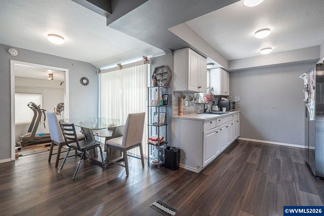 3350 Oak Knoll Rd NW, Salem, OR 97304