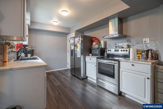 3350 Oak Knoll Rd NW, Salem, OR 97304