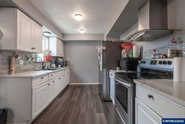 3350 Oak Knoll Rd NW, Salem, OR 97304