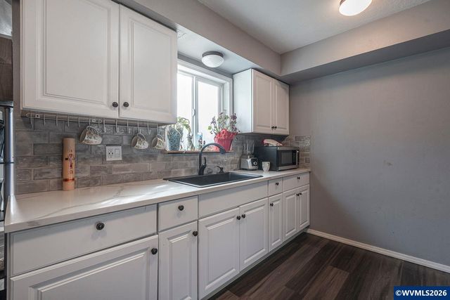 3350 Oak Knoll Rd NW, Salem, OR 97304