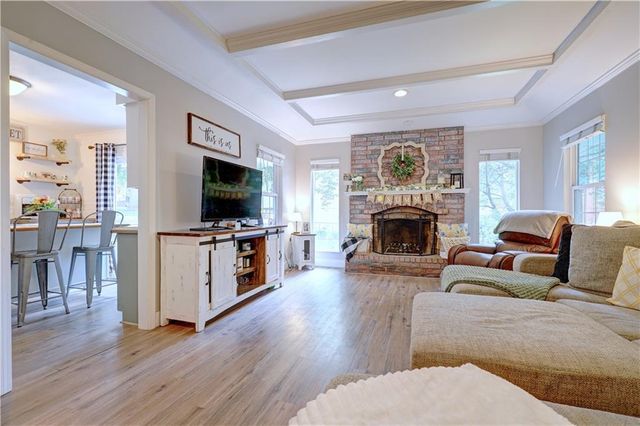 2420 SW Rome Court, Blue Springs, MO 64015