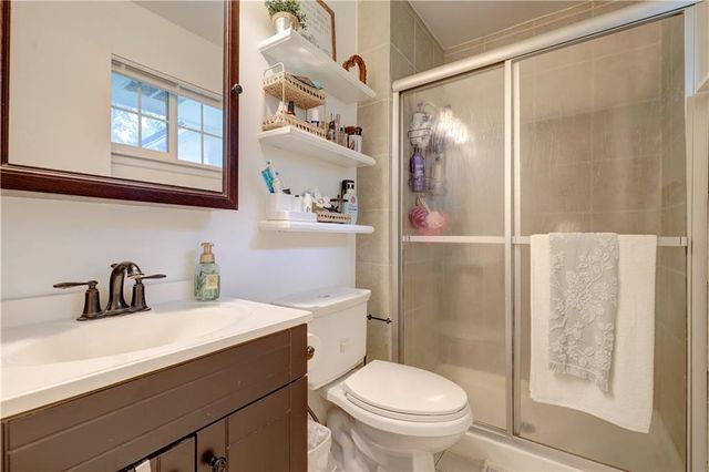2420 SW Rome Court, Blue Springs, MO 64015