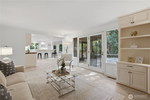 21926 SE 37th Street, Sammamish, WA 98075