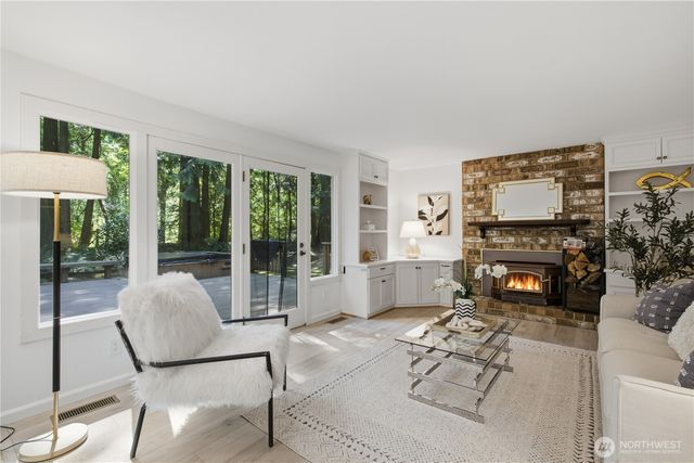 21926 SE 37th Street, Sammamish, WA 98075