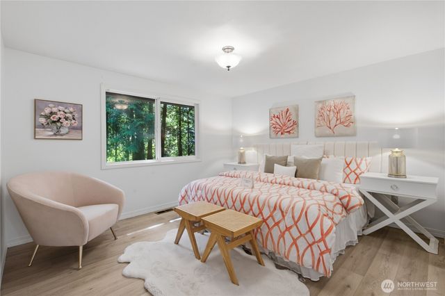 21926 SE 37th Street, Sammamish, WA 98075