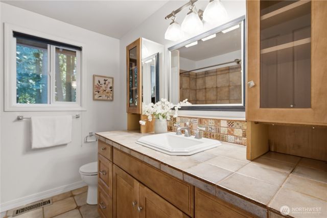 21926 SE 37th Street, Sammamish, WA 98075
