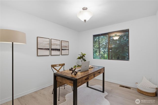 21926 SE 37th Street, Sammamish, WA 98075