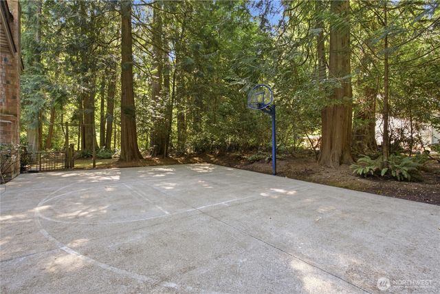 21926 SE 37th Street, Sammamish, WA 98075