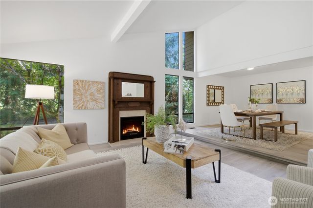 21926 SE 37th Street, Sammamish, WA 98075