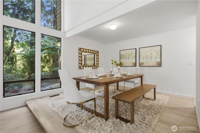 21926 SE 37th Street, Sammamish, WA 98075