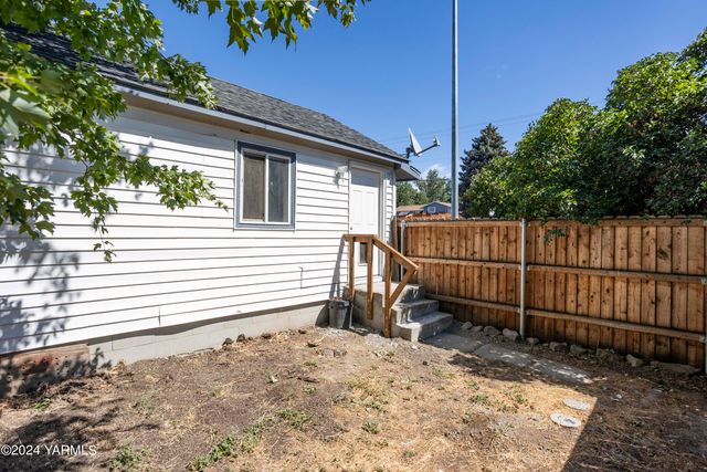 S 702 72ND Ave, Yakima, WA 98908
