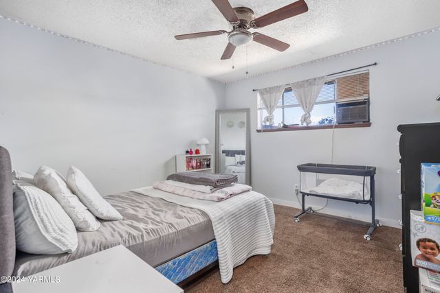 S 702 72ND Ave, Yakima, WA 98908