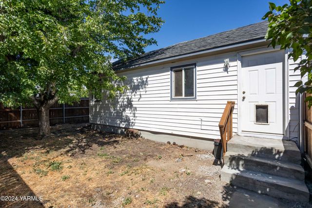 S 702 72ND Ave, Yakima, WA 98908